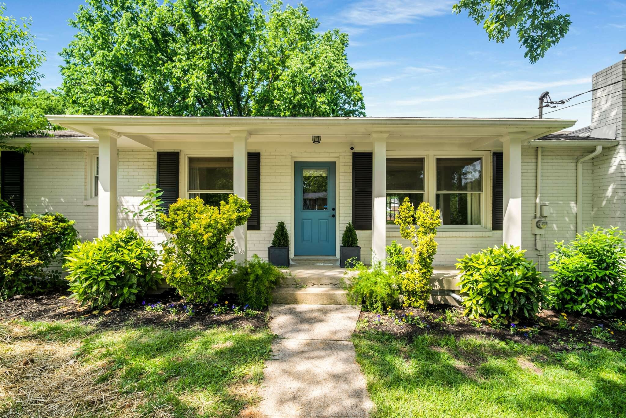 Property Photo: 617 Whispering Hills Dr TN 37211