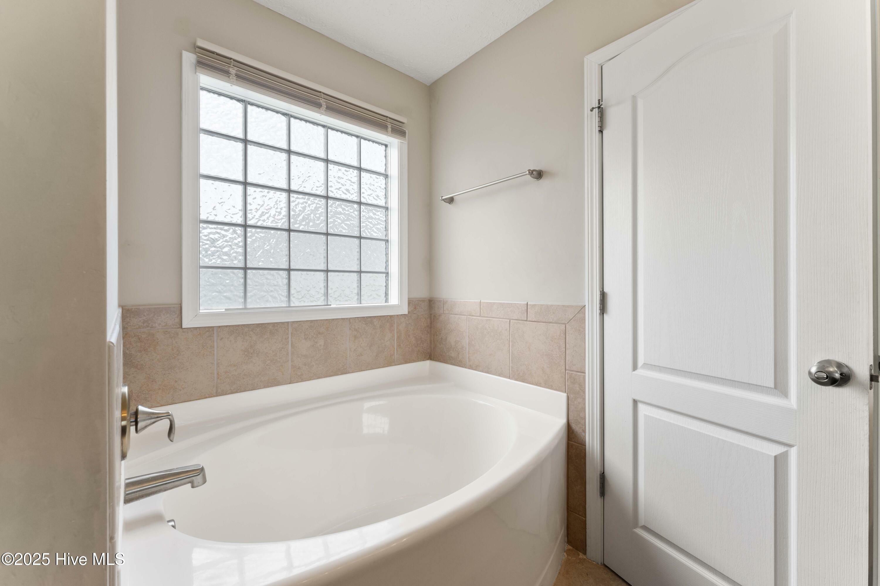 Property Photo: 903 Periwinkle Court NC 28546
