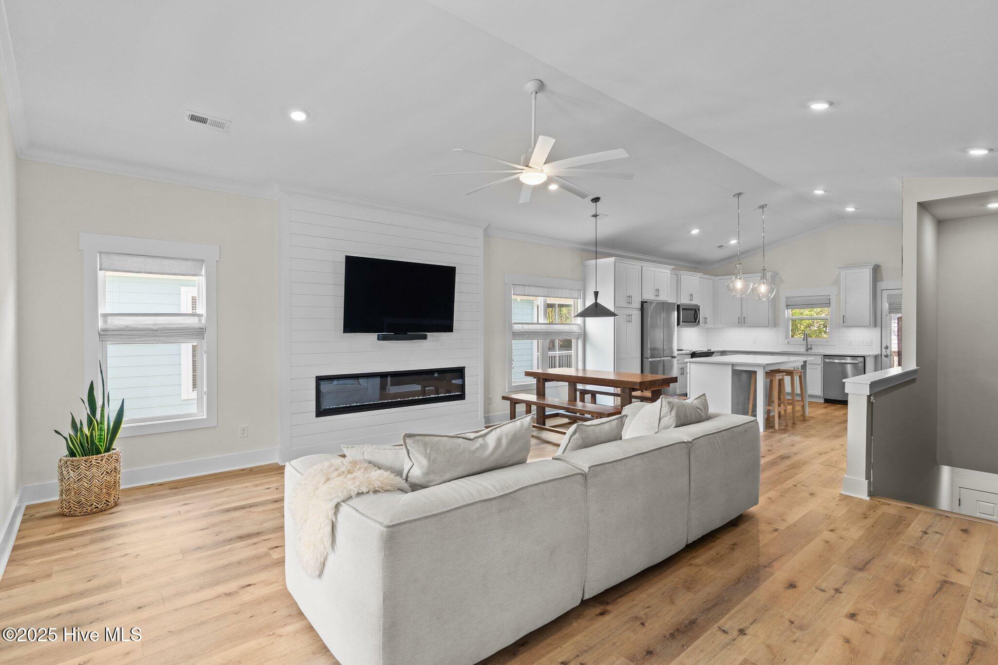 Property Photo: 921 Whitecaps Lane NC 28428