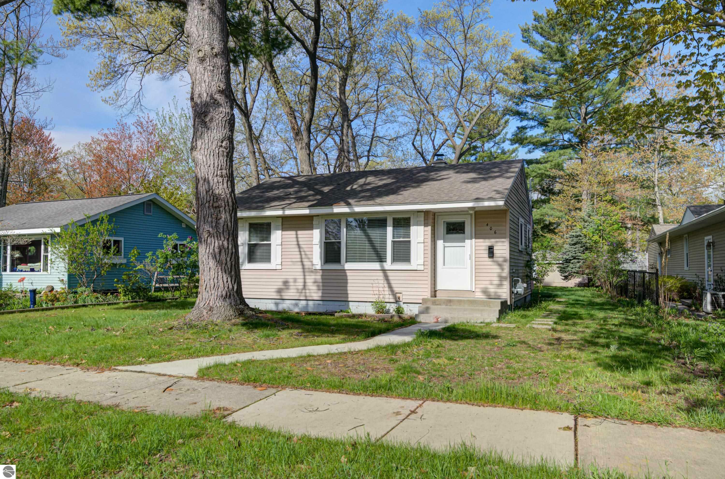 Property Photo: 406 Hamilton Street MI 49686