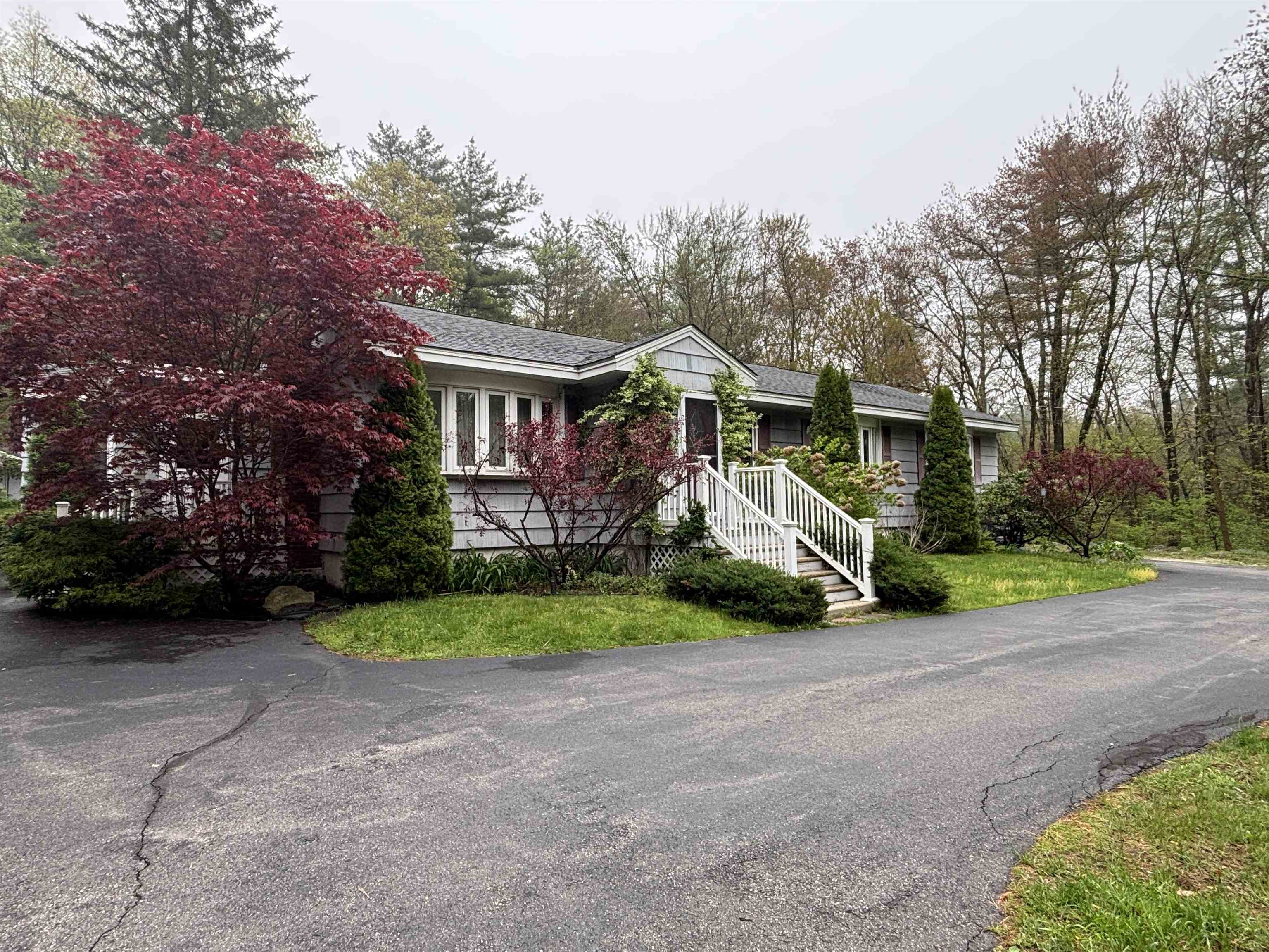 Property Photo:  68 N Lowell Road  NH 03087-1671 