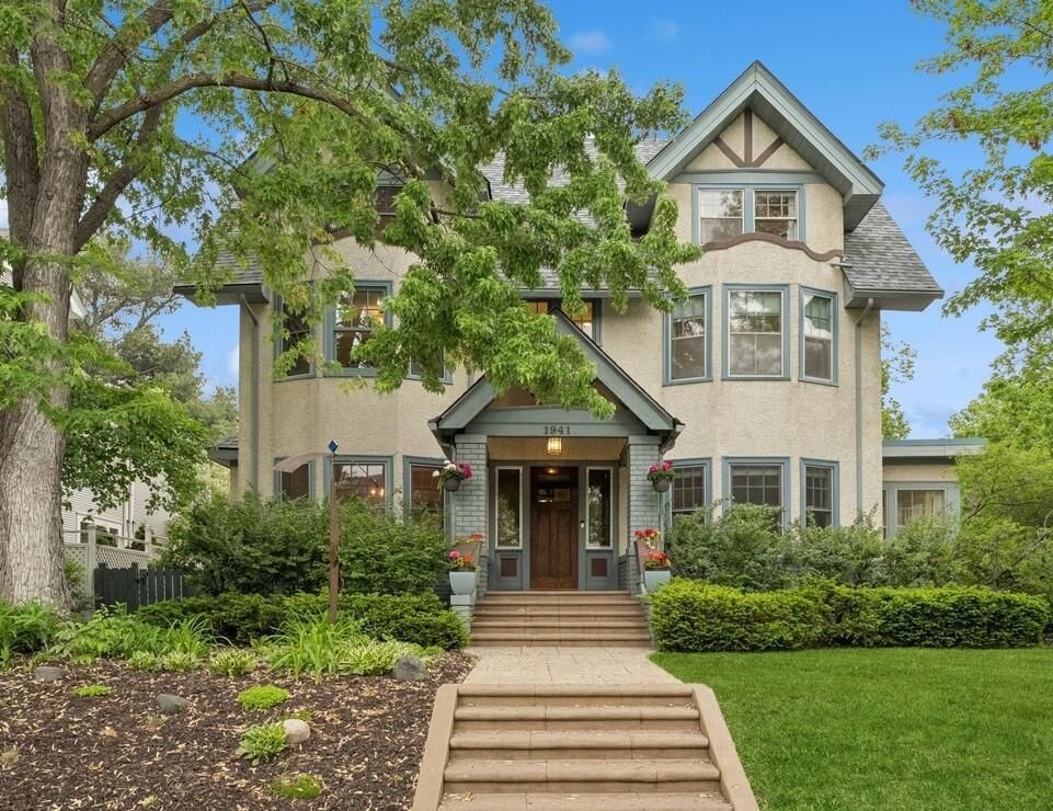 Property Photo: 1941 James Avenue S MN 55403