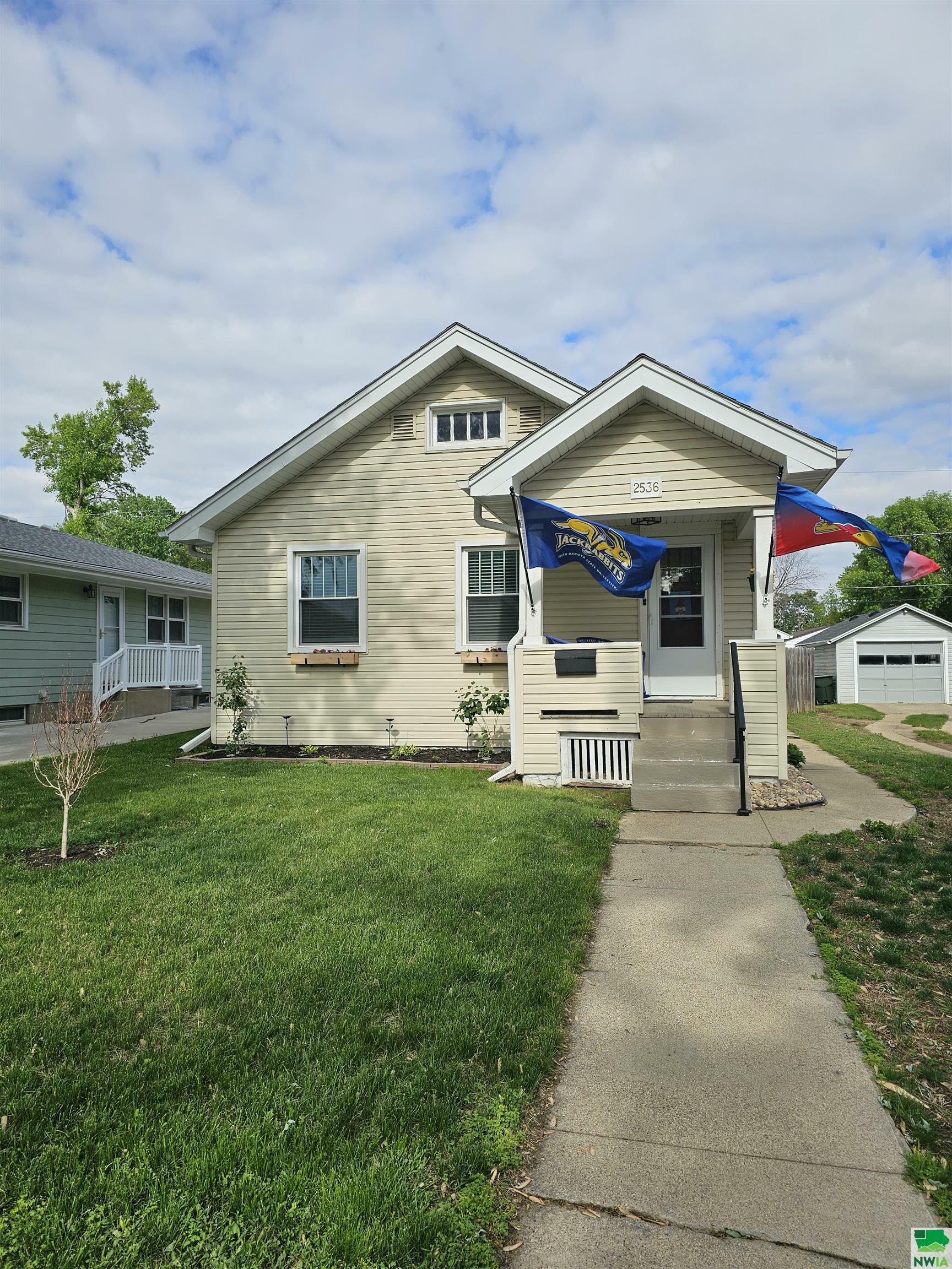 Property Photo: 2536 S Cypress IA 51106
