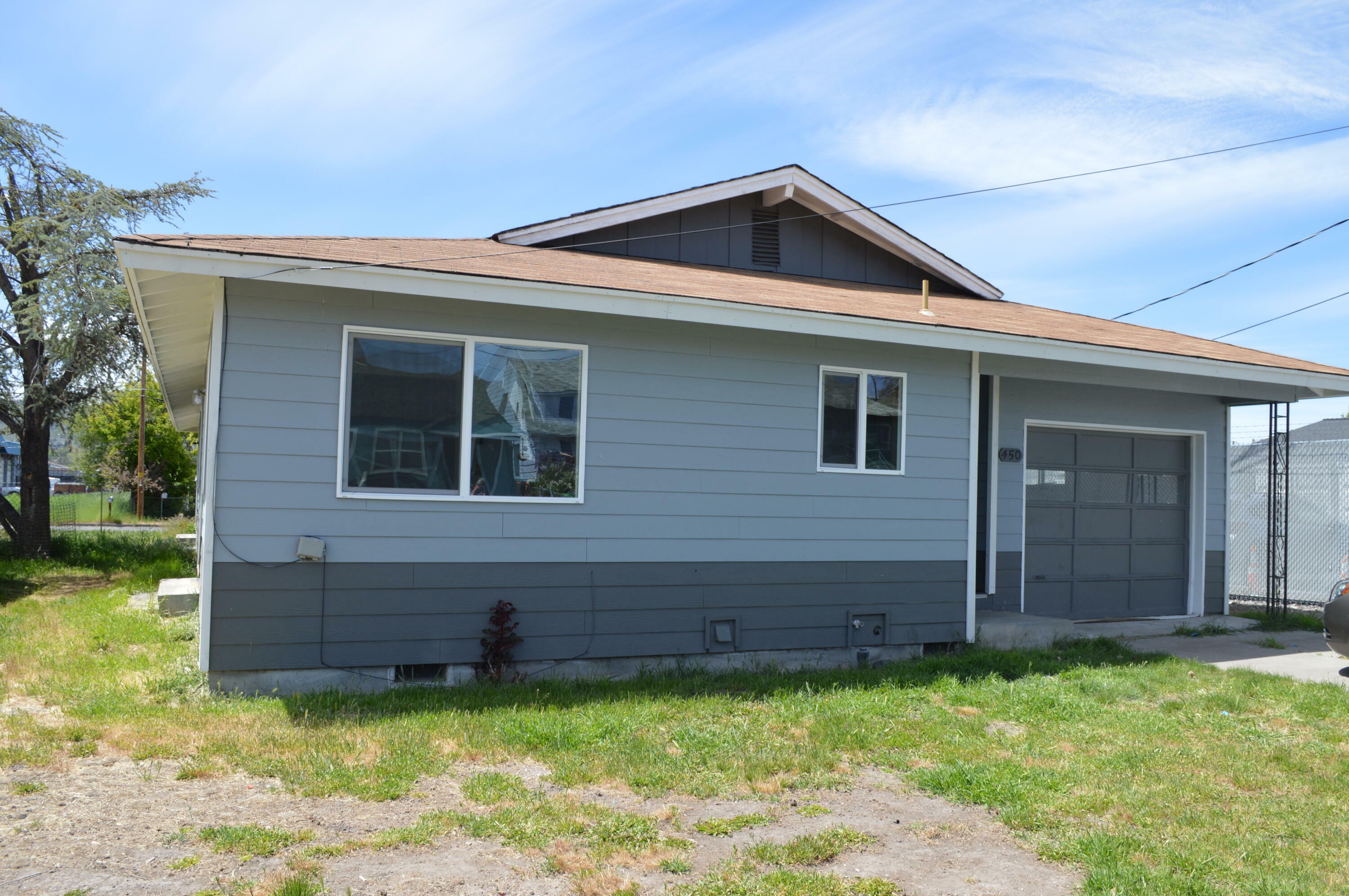 Property Photo: 449 Adams Street OR 97601