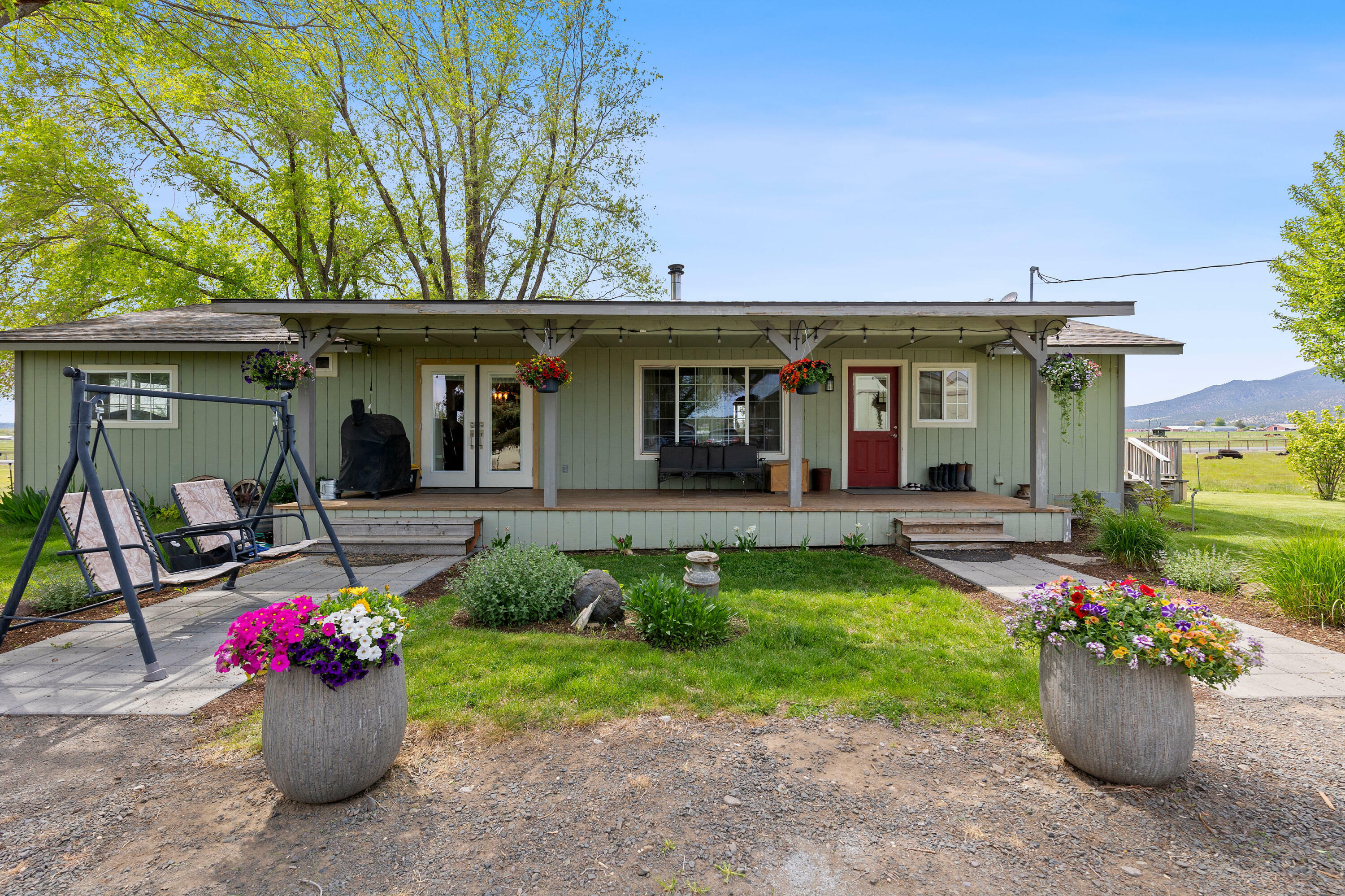 Property Photo: 7800 NW Lamonta Road OR 97754
