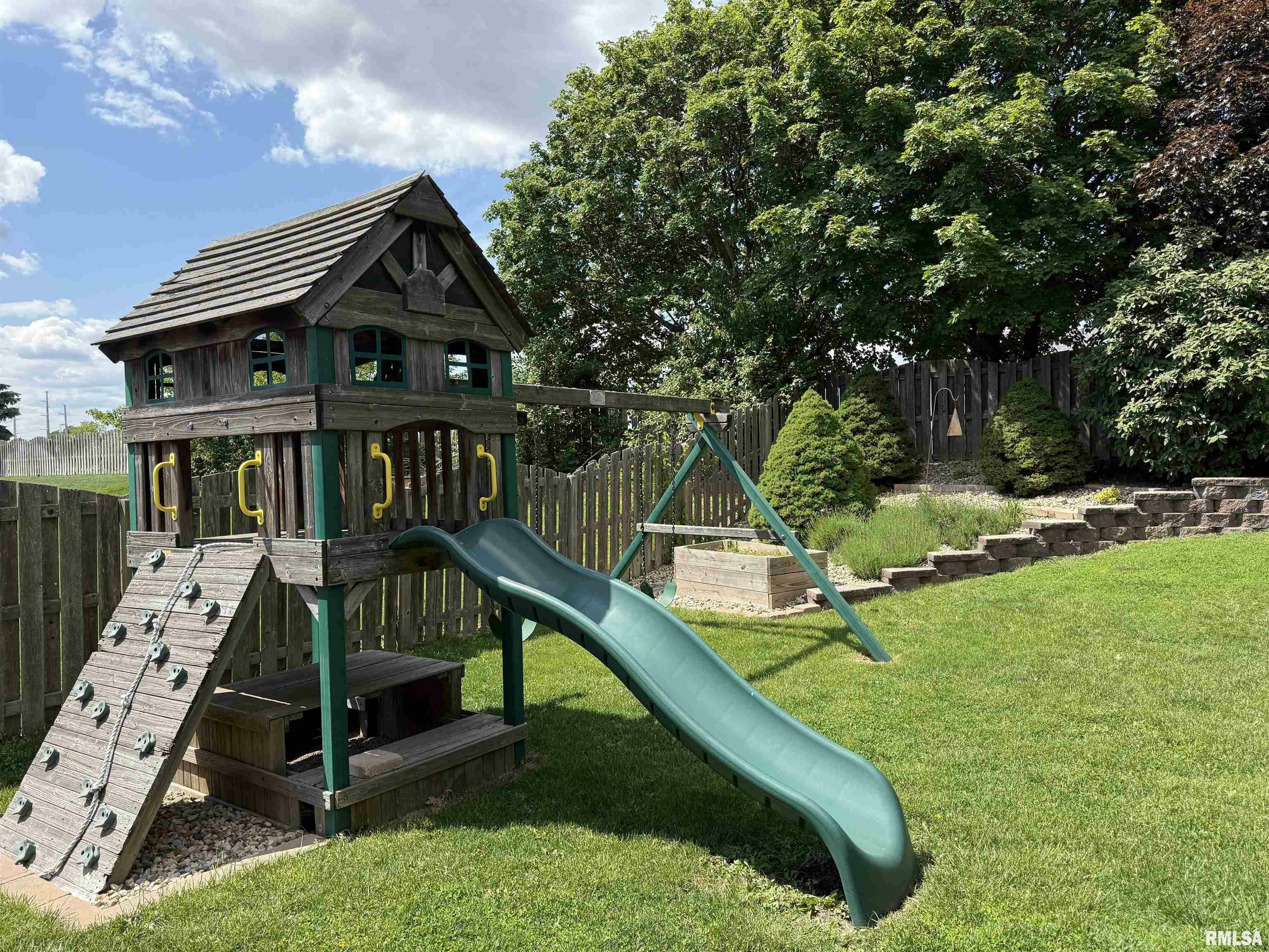 Property Photo:  3511 W Brenwick Drive  IL 61614 