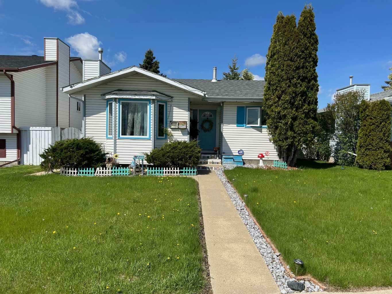 112 Dixon Crescent  Red Deer AB T4R 2H5 photo
