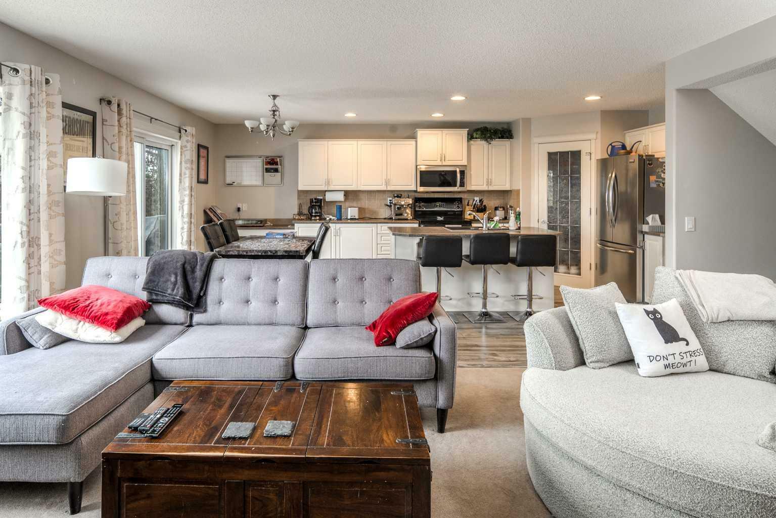 Property Photo: 4 Springbank Bay SW AB T3H 5E4