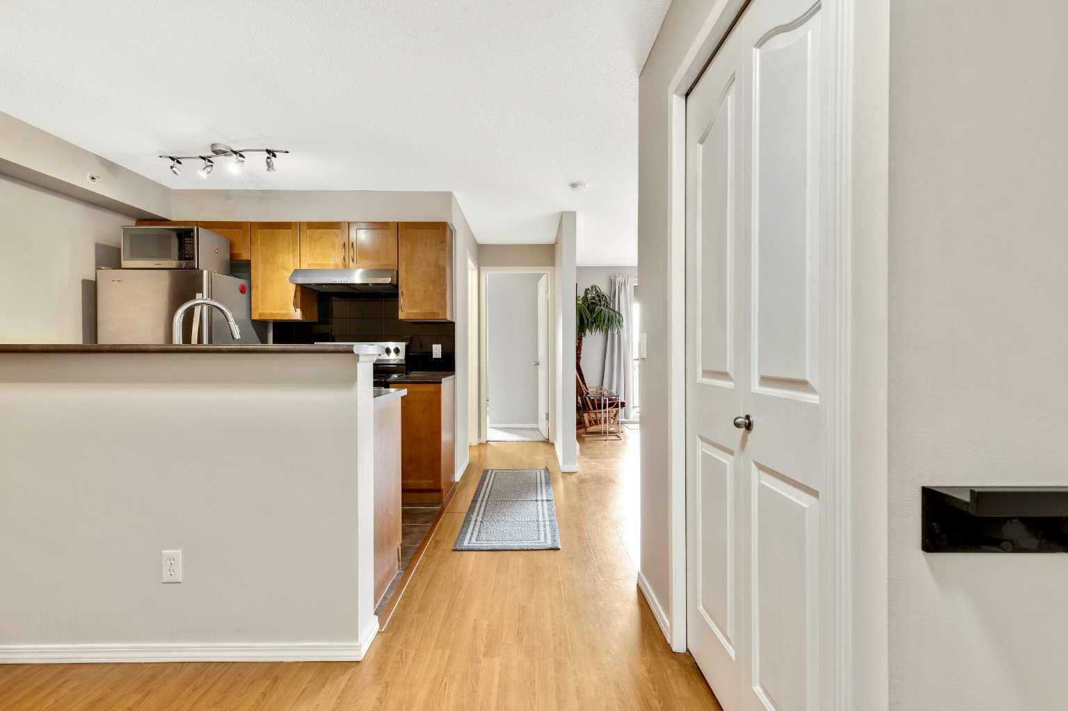 Property Photo: 8 Bridlecrest Drive SW 2422 AB T2Y 0H7