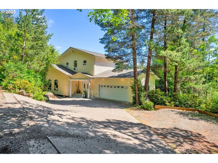 Property Photo: 5816 Martin Rd OR 97439