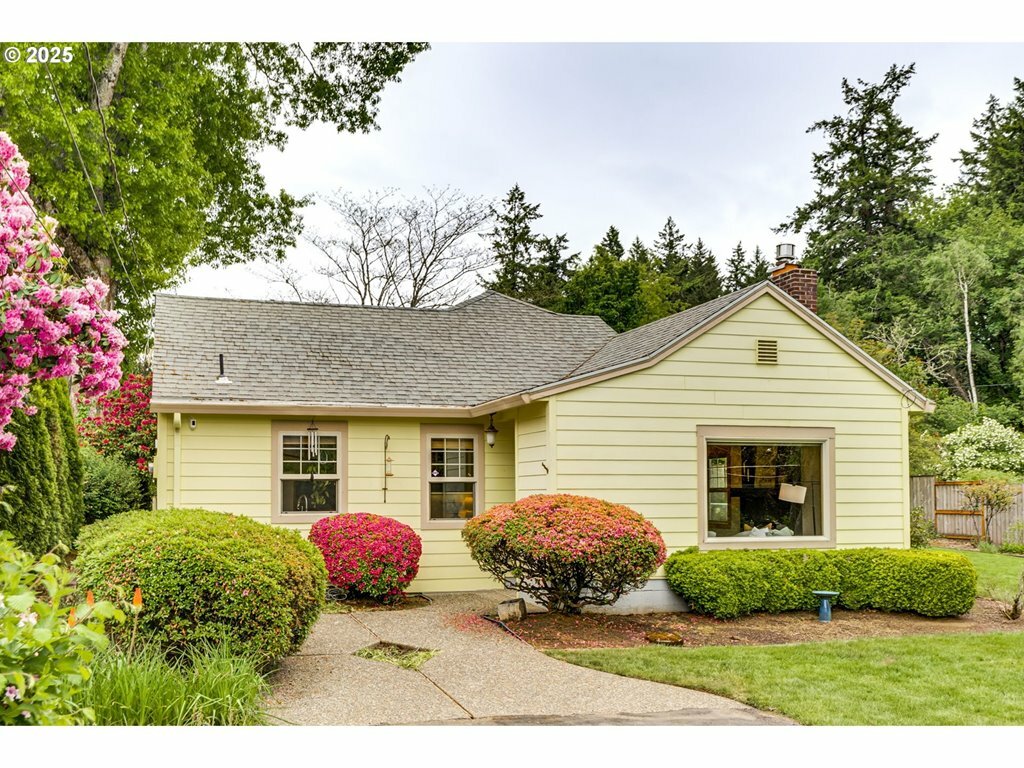 Property Photo: 5818 SW Boundary St OR 97221