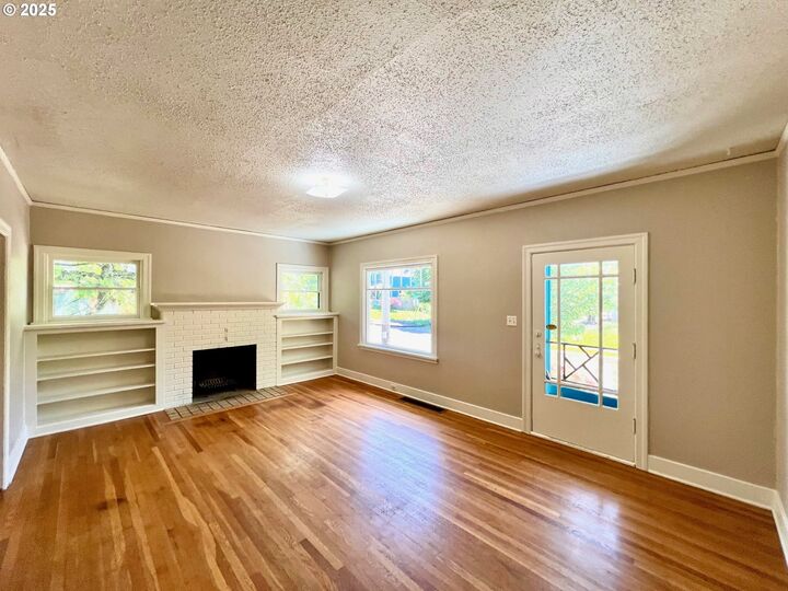 Property Photo: 735 SE Spokane St OR 97202