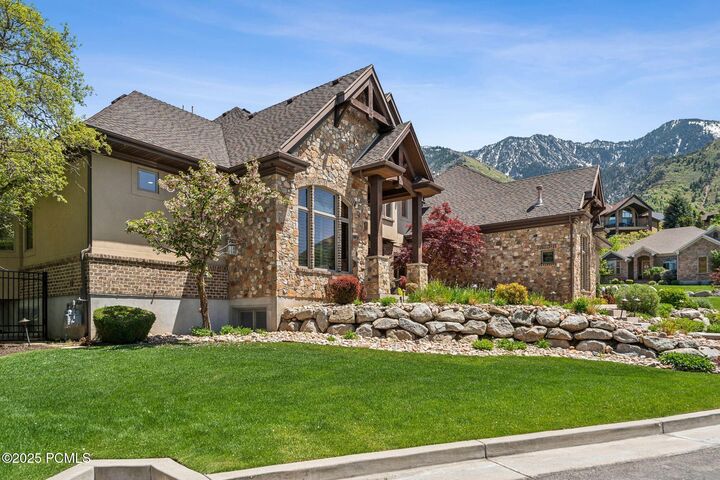 Property Photo:  1 Cross Hill Lane  UT 84092 