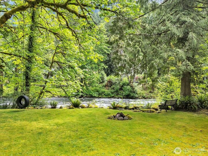 Property Photo:  44611 SE 72nd Street  WA 98065 