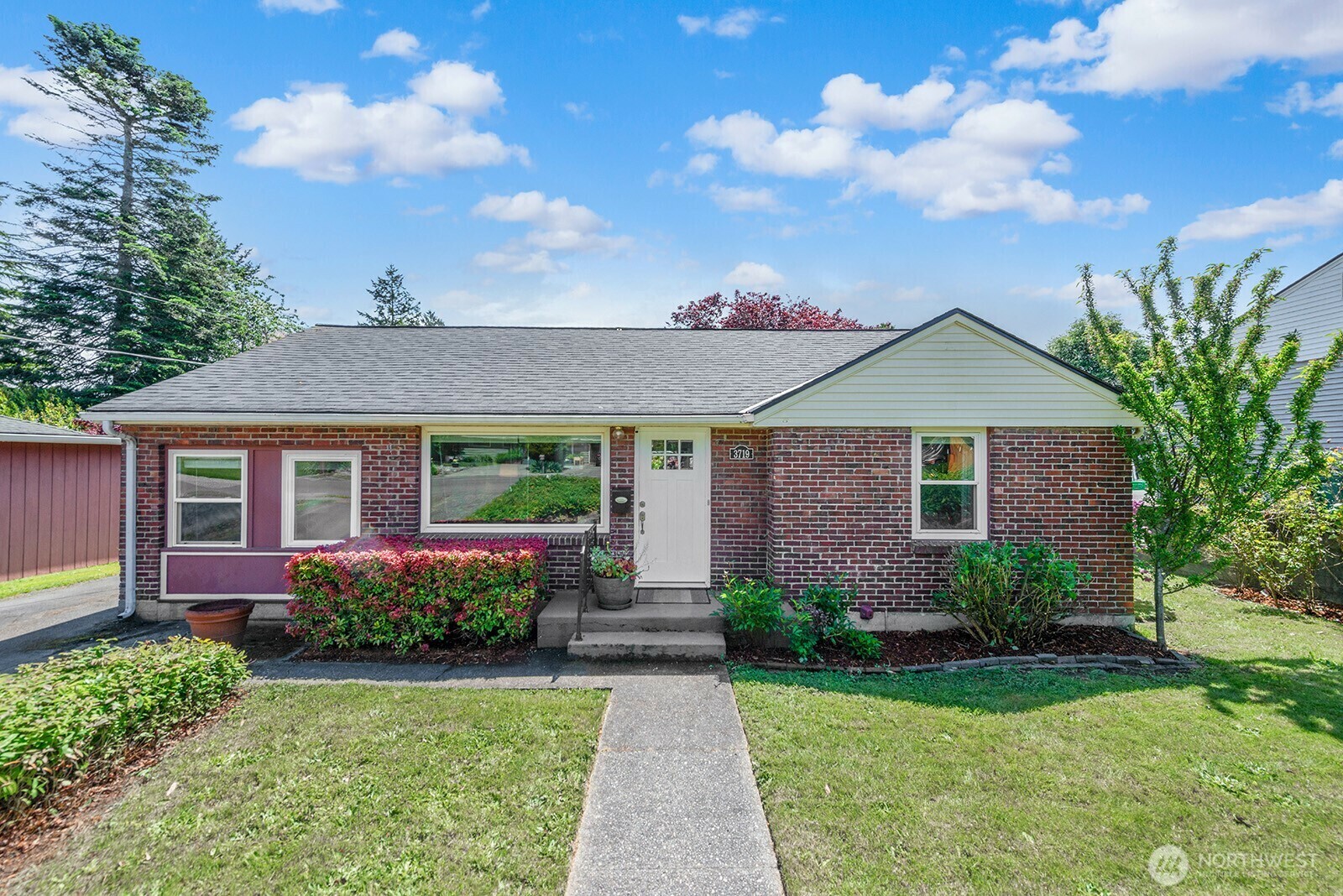 Property Photo: 3719 SW 106th Street WA 98146