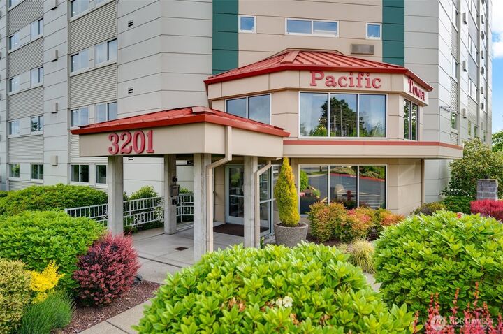 Property Photo: 3201 Pacific Avenue 704 WA 98418