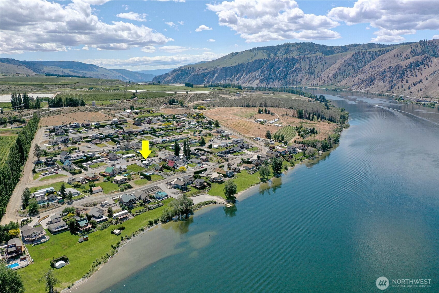 Property Photo:  421  Lakeview Drive  WA 98843 