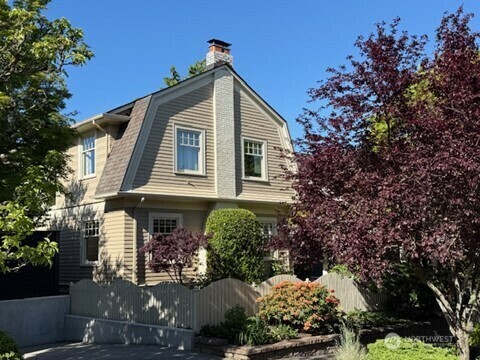 Property Photo: 408 McGraw Street WA 98109