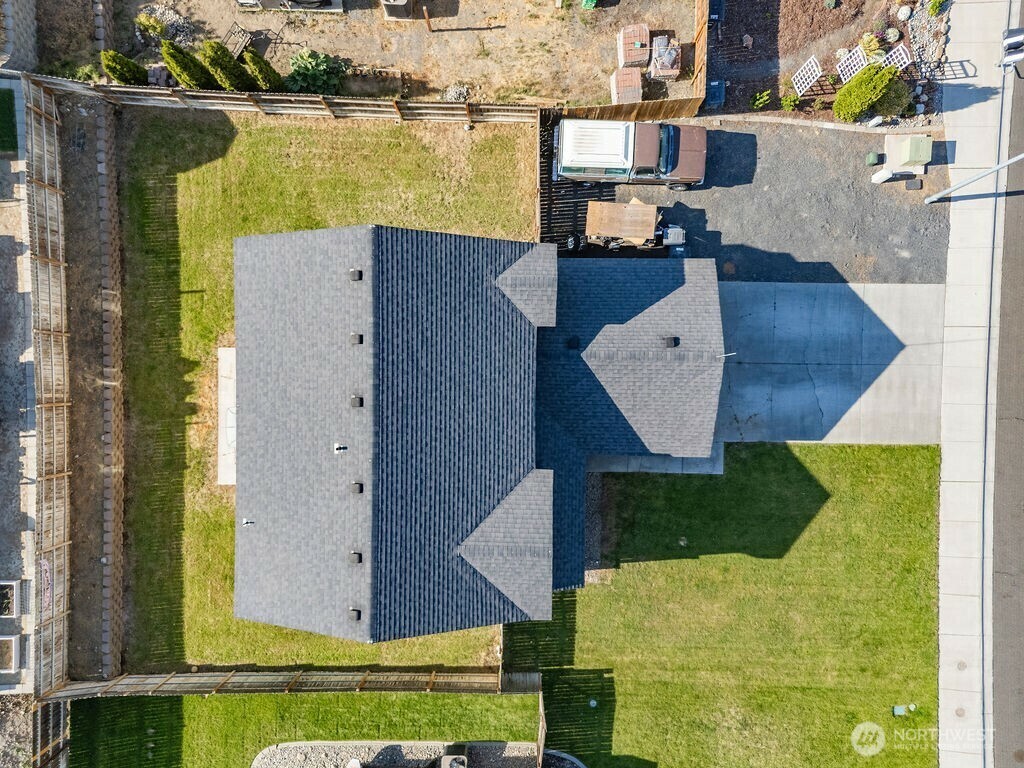 Property Photo: 530 N Kentucky Drive WA 98837