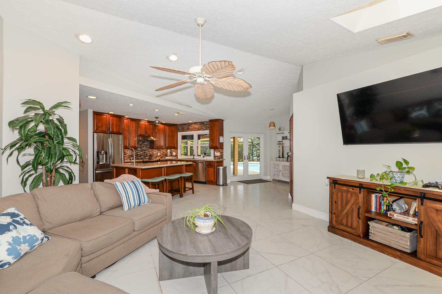 Property Photo: 2610 SE Erickson Drive FL 34984