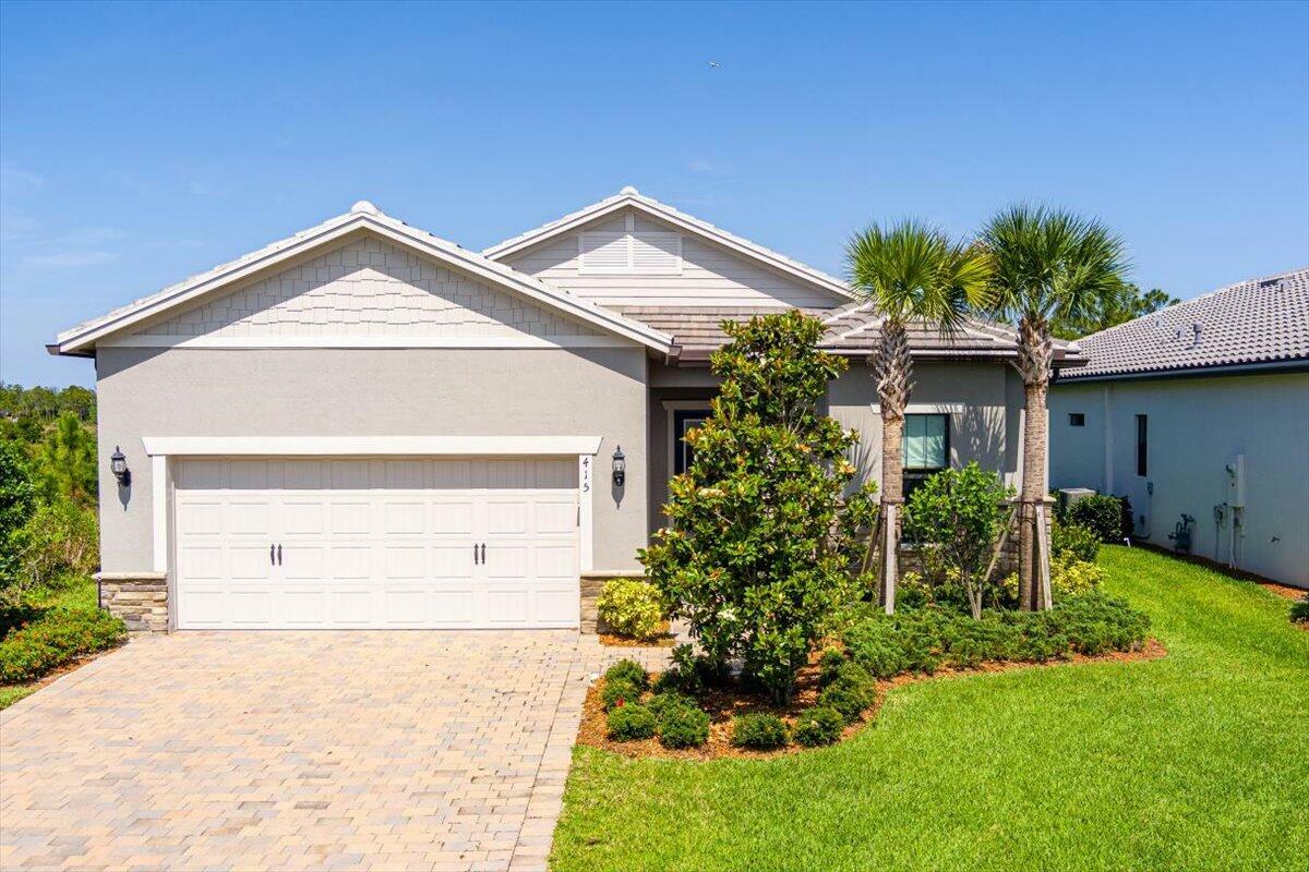 Property Photo:  415 SE Crathes Street  FL 34984 