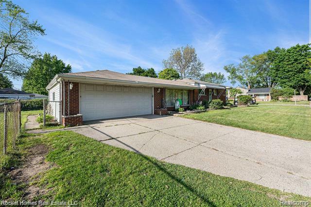 28015 Loretta Avenue  Warren MI 48092 photo