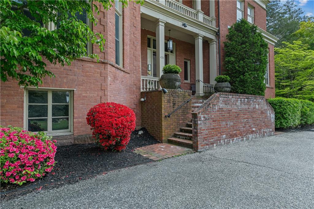 Property Photo: 434 Bellevue Avenue 3A RI 02840