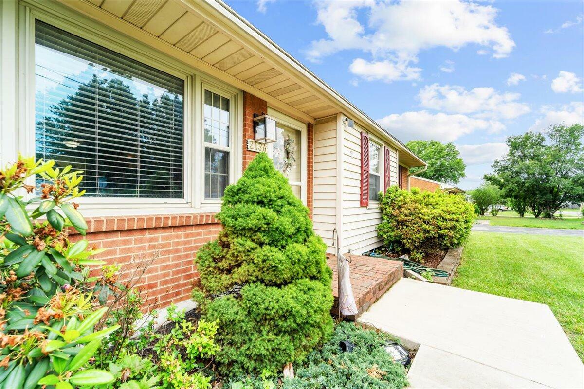 Property Photo: 2136 Bainbridge Dr VA 24153