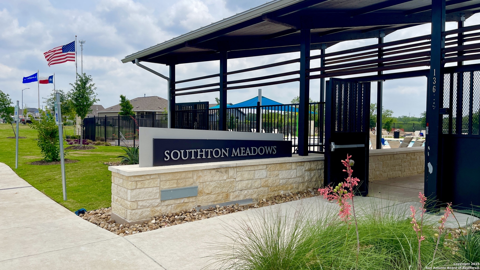 4211 Cove  San Antonio TX 78223 photo