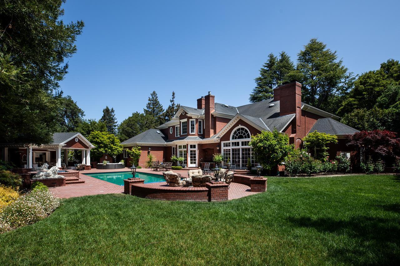 Property Photo:  99 James Avenue  CA 94027 