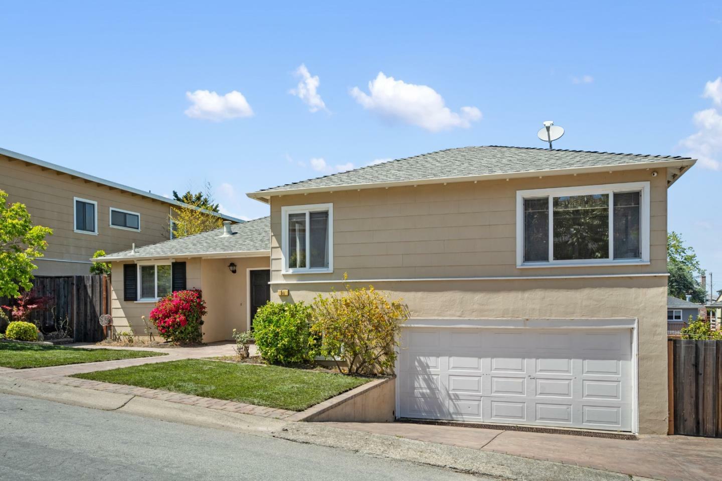 Property Photo: 50 La Prenda CA 94030