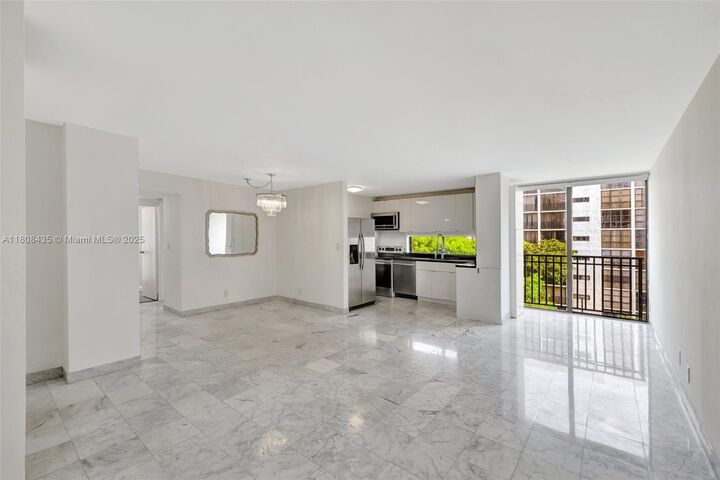 Property Photo: 16919 N Bay Rd 521 FL 33160