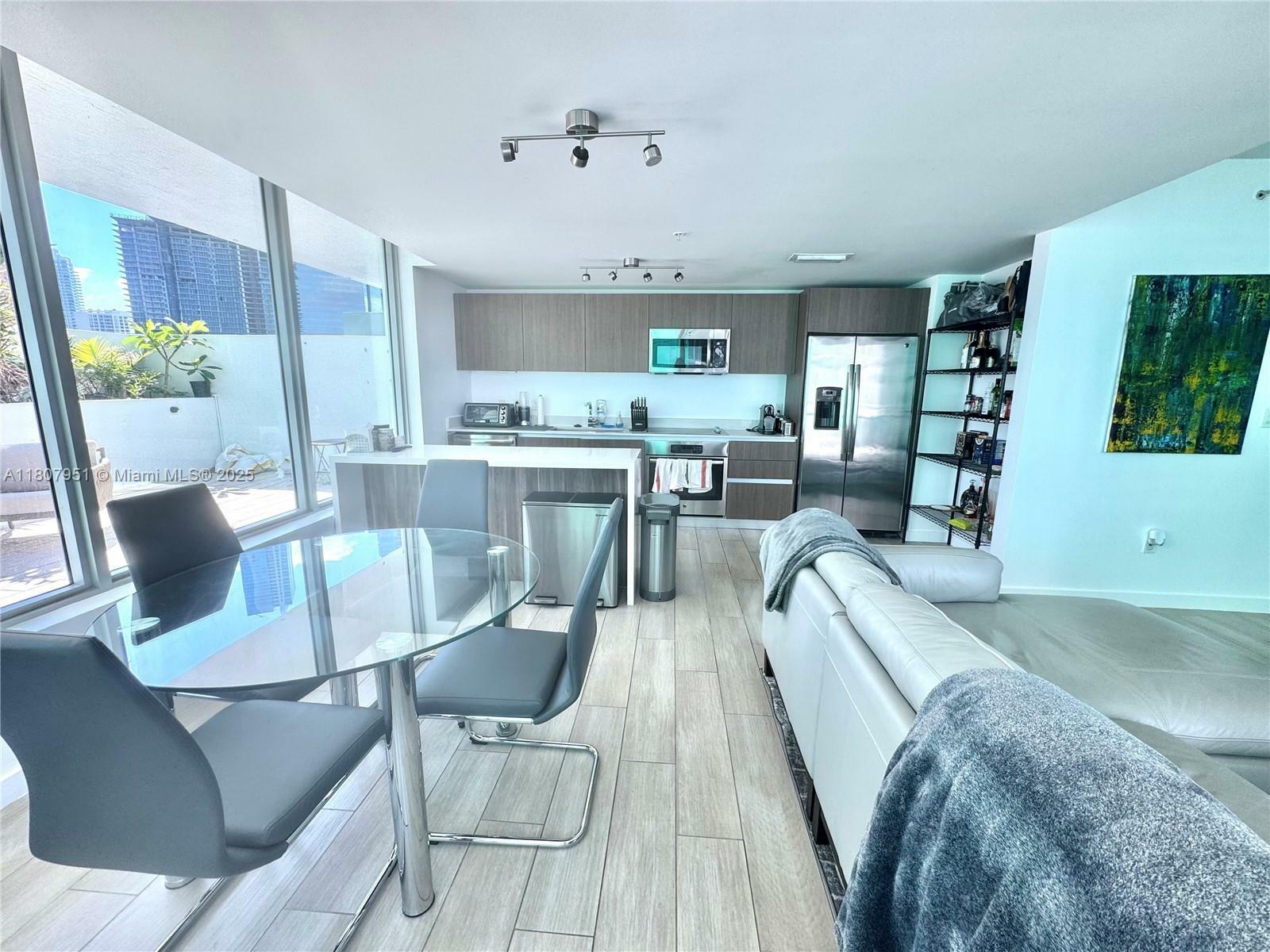 Property Photo: 1600 SW 1 Av 910 FL 33129