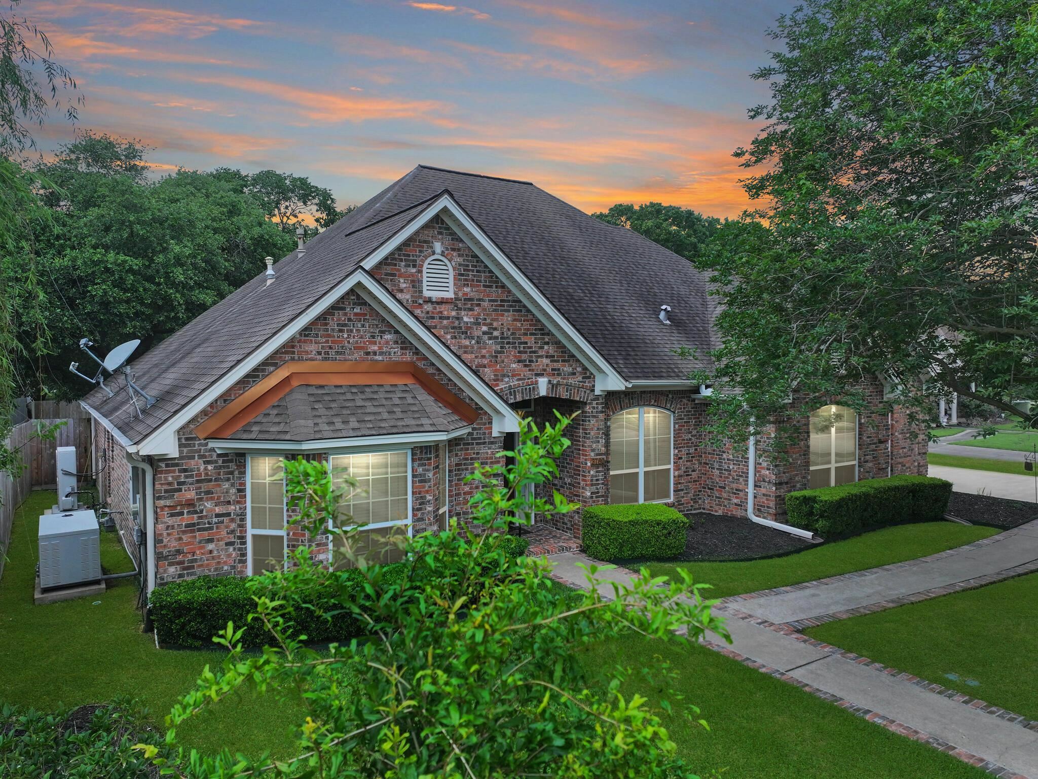 Property Photo: 3760 Seminole Dr TX 77707