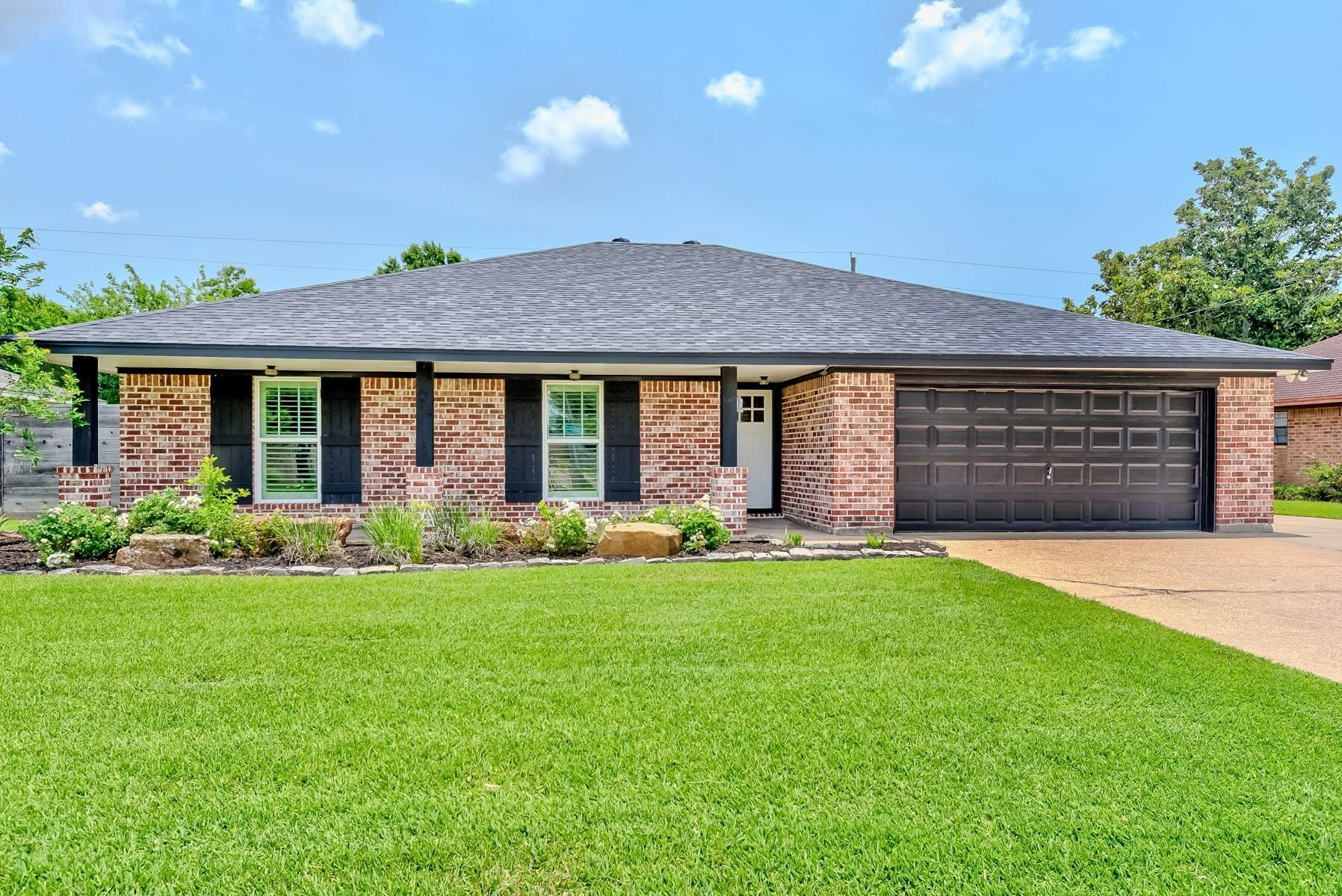 2325 Patricia Lane  Port Neches TX 77627-0000 photo