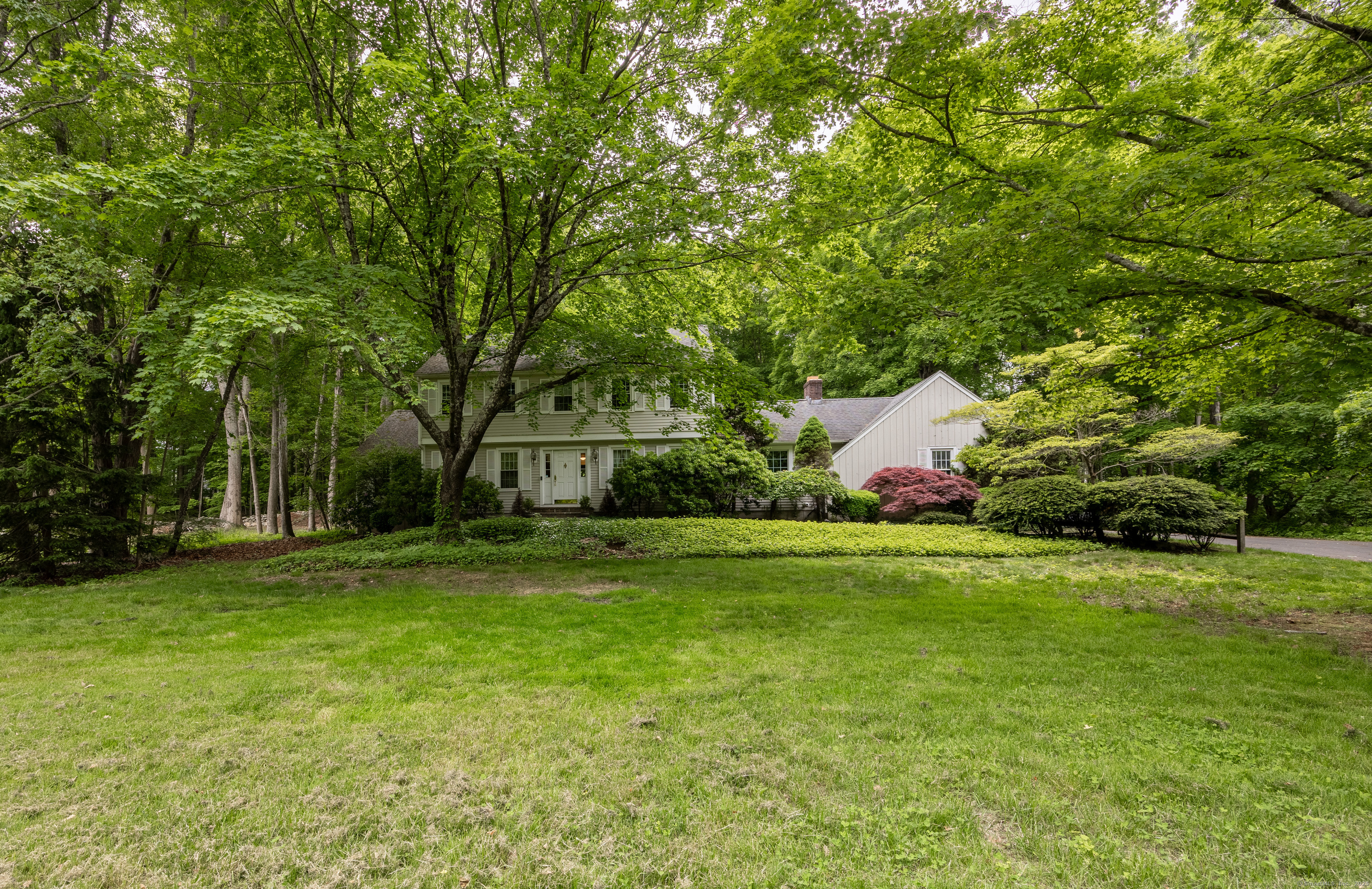 Property Photo:  50 Stonehedge Lane South  CT 06437 
