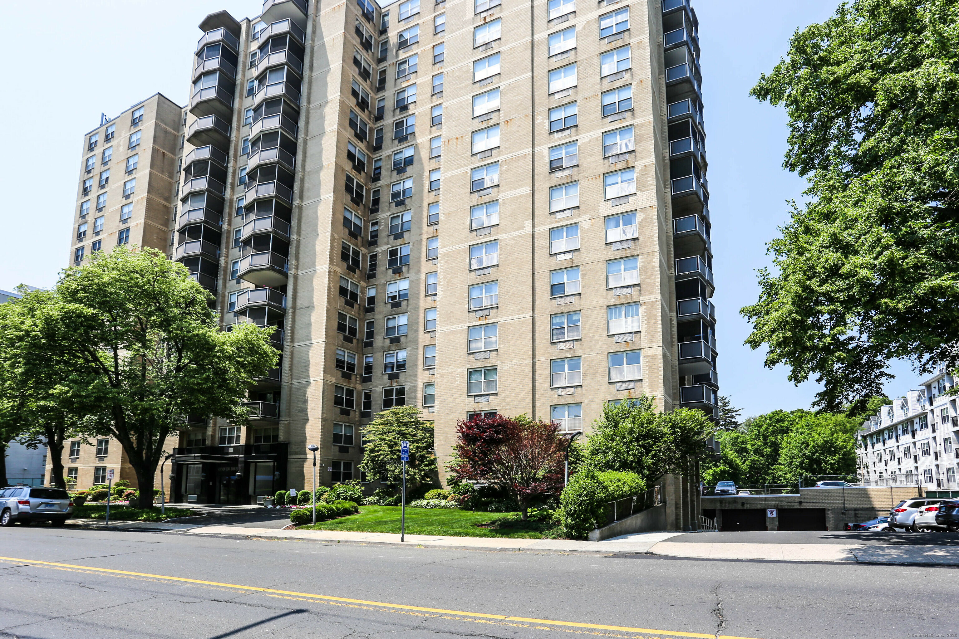 Property Photo: 50 Glenbrook Road Apt 5F CT 06902