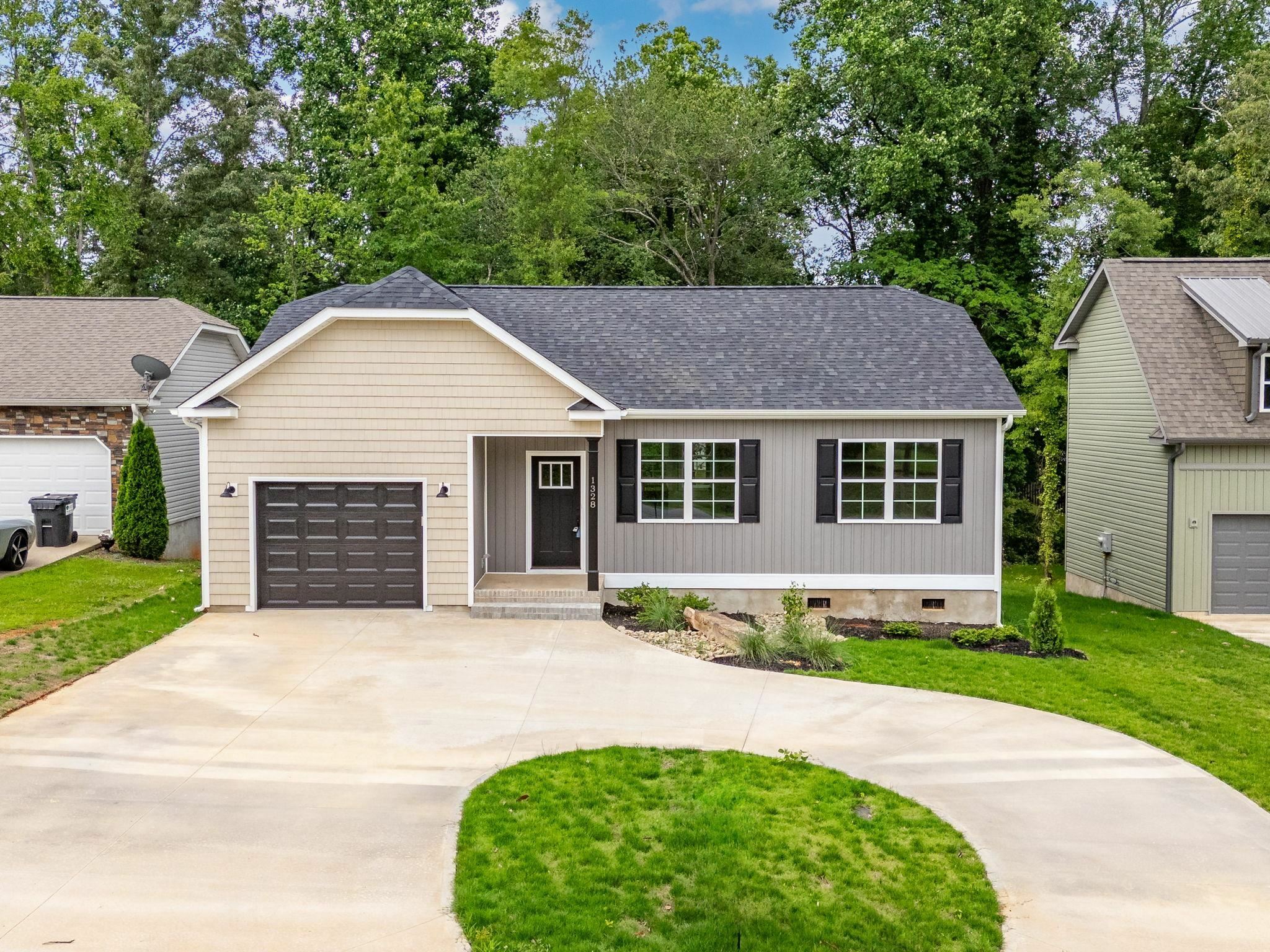 Property Photo: 1328 Shoresbrook Road SC 29301