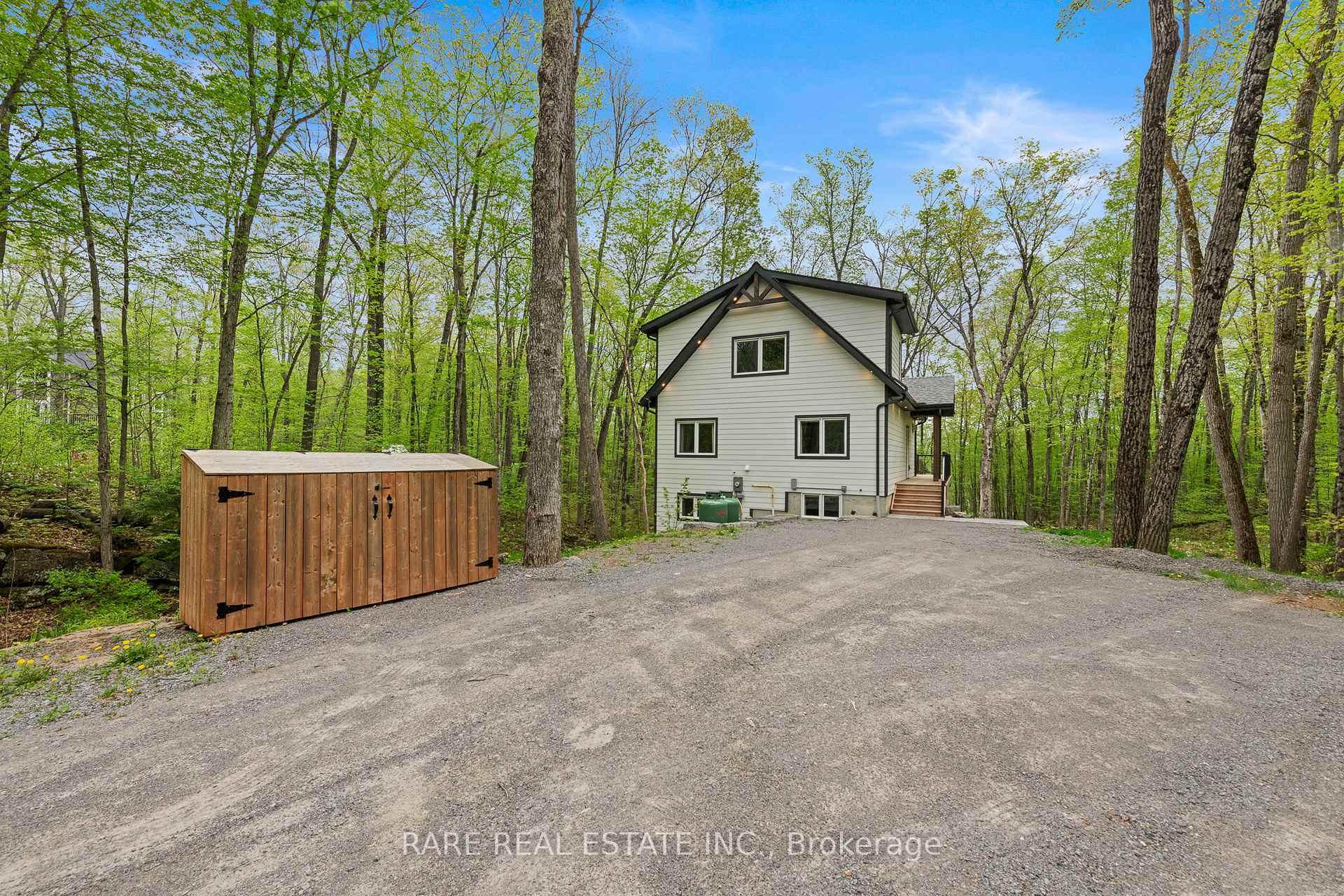 Property Photo: 68 Crestview Drive ON K0J 1H0