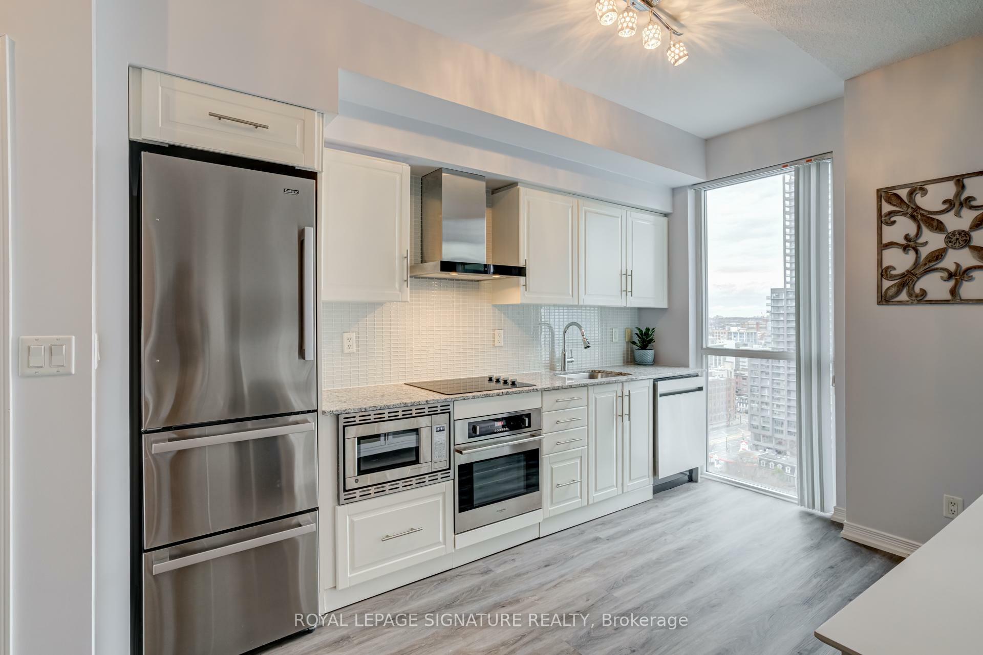 Property Photo: 352 Front Street W 2108 ON M5V 0K3