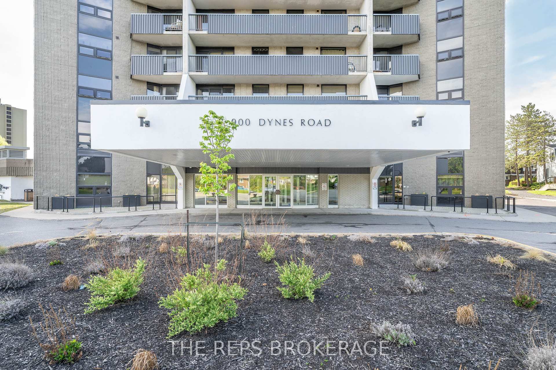 Property Photo: 900 Dynes Road 2001 ON K2C 3L6
