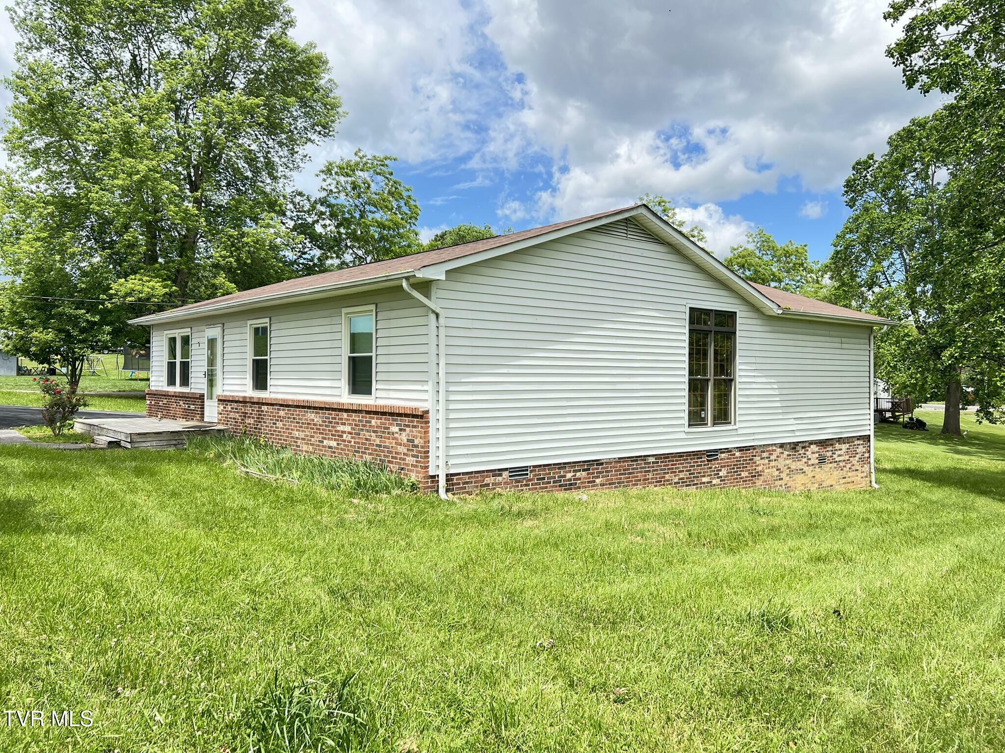 Property Photo: 2773 Island Road TN 37617