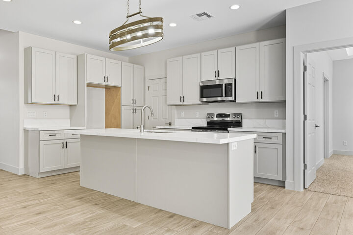 Property Photo:  2153 W 320 S  UT 84737 