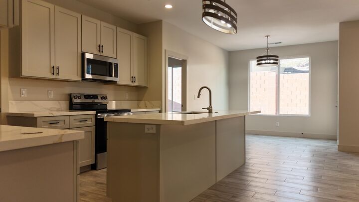Photo de la propriété:  2153 W 320 S  UT 84737 