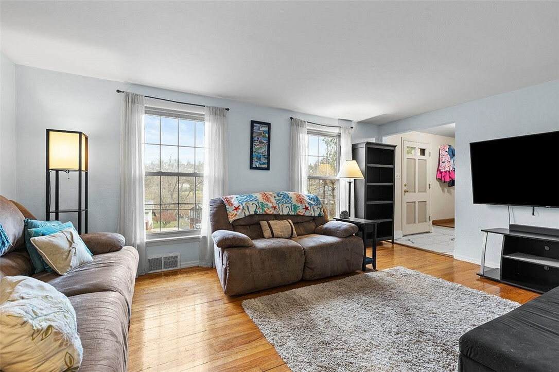 Property Photo: 1280 Beagle Dr PA 15102