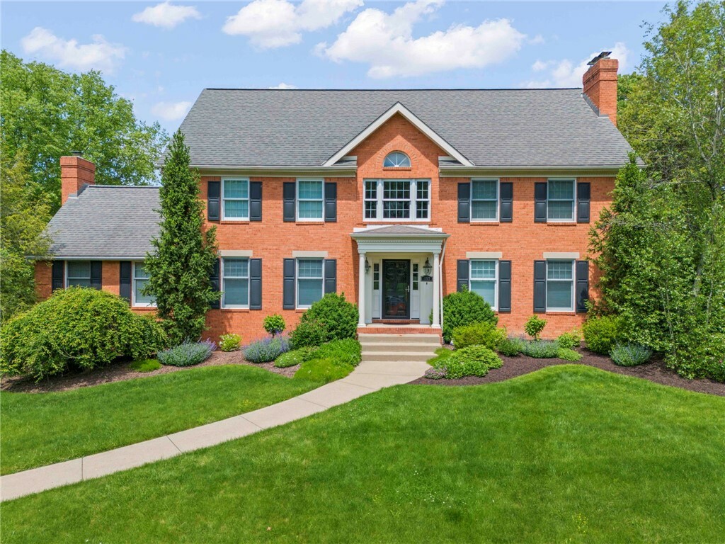 Property Photo: 157 Thousand Oaks PA 15241