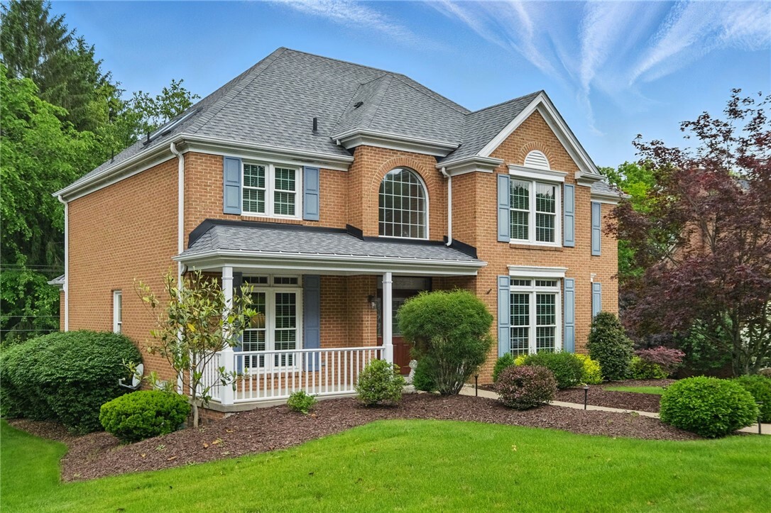 Property Photo: 2536 Appletree Dr PA 15241