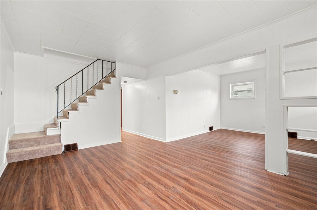 Property Photo: 425 Routh Drive PA 15146