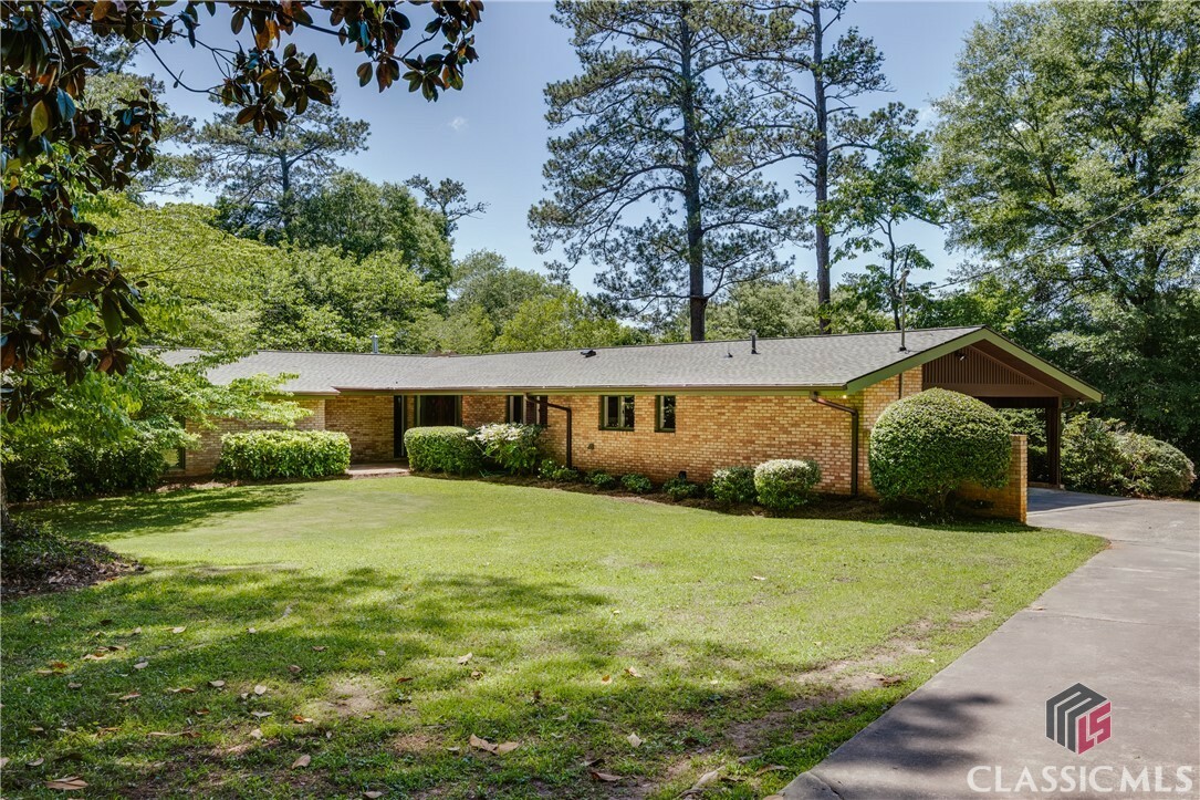 Property Photo: 265 Tanglewood Drive GA 30606