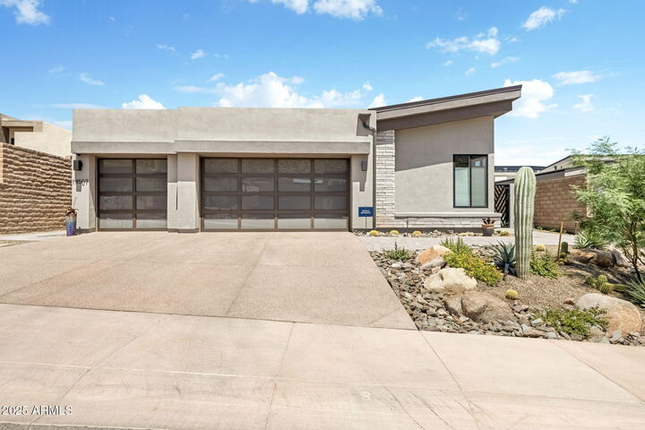 Property Photo:  14507 N Valencia Drive  AZ 85268